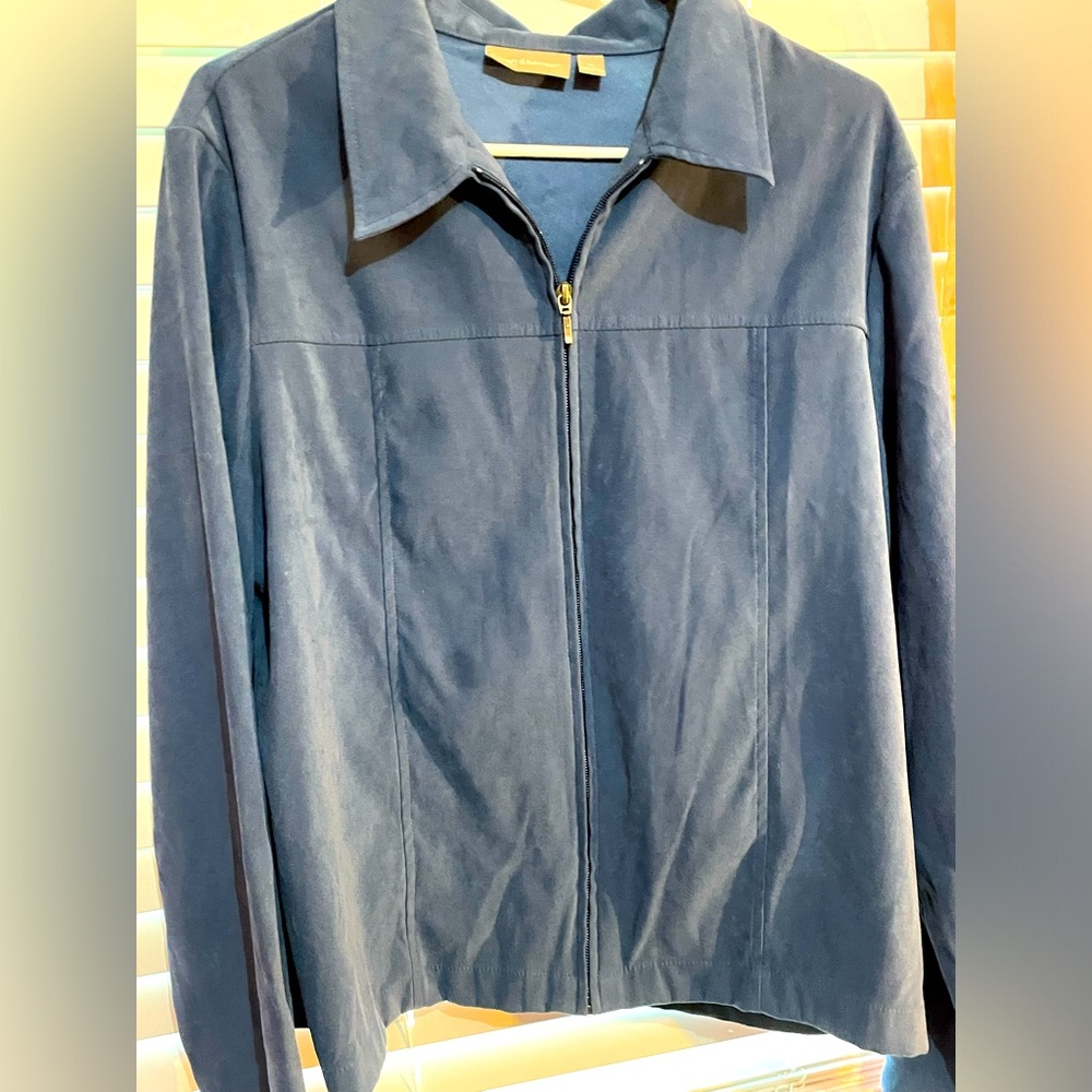 Grandma Chic full zipper lightweight jacket.